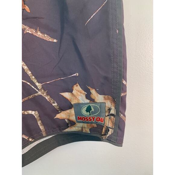 MOSSY OAK Boy’s Gray Forest Camo Line Board Shorts / Size: Medium - Picture 9 of 12